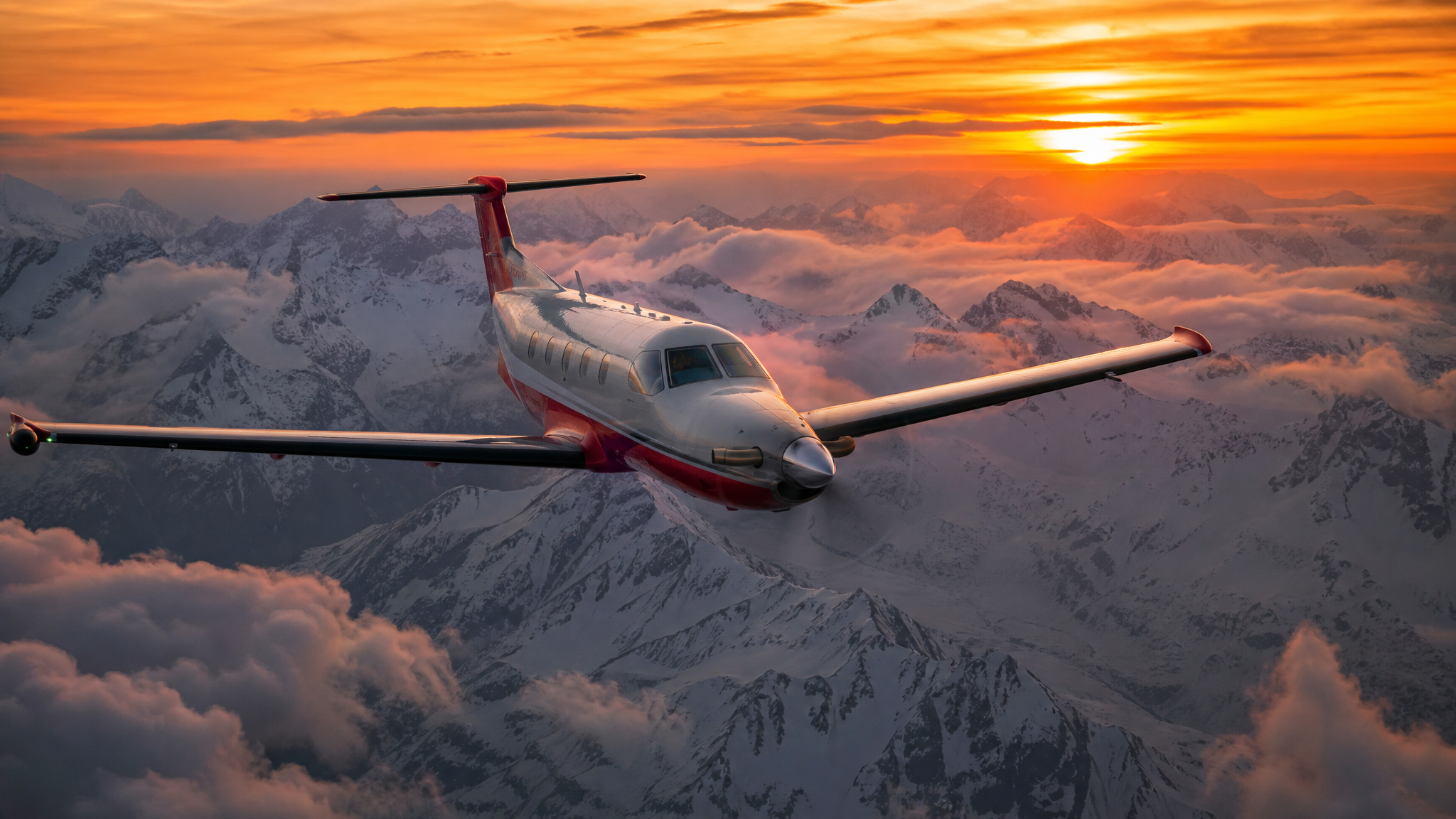 Taxi aérien turbopropulseur survolant les Alpes au coucher du soleil